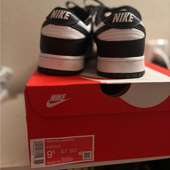 Men Nike Panda Dunks - Picture 5 of 5